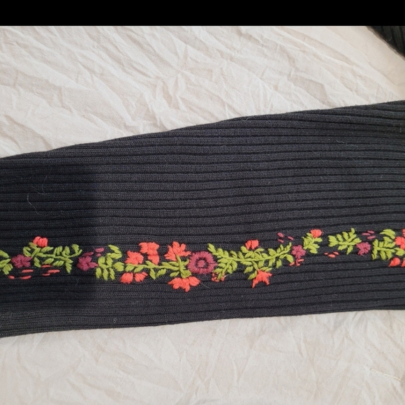 Boho Ribbed Mock Neck Sweater Women's SZ XL black /embroidery detailed sleeves - Picture 11 of 12